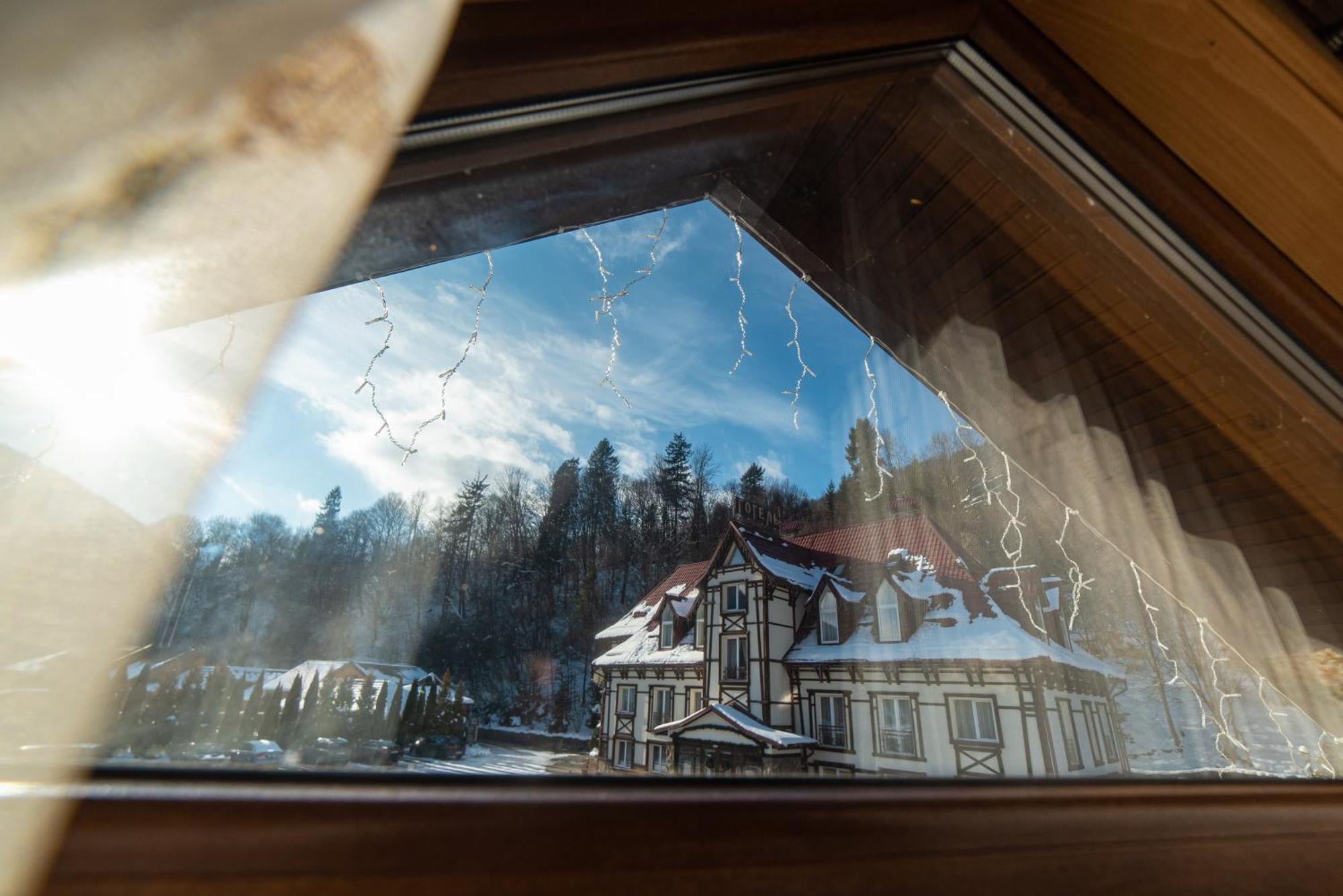 Zolota Forel Hotel Korostov Eksteriør bilde